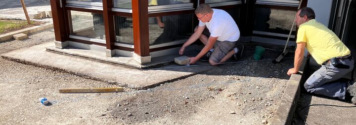 Pflasterarbeiten am Feuerwehrhaus