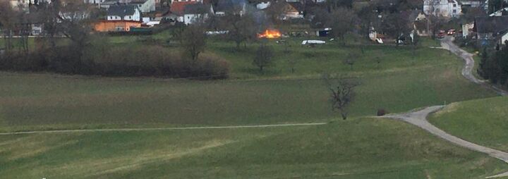 Brennender Unrat sorgt für Fehlalarm