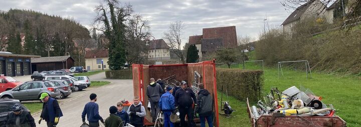 Schrottsammlung in Blumenfeld