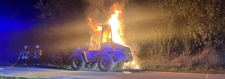 Radlader in Vollbrand