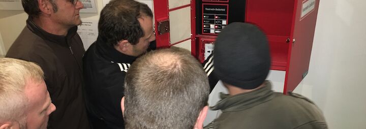 Begehung der Flüchtlingsunterkunft Schärme