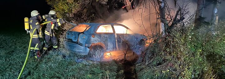 Fahrzeugbrand außerorts