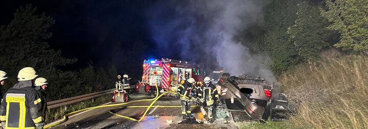 Fahrzeugbrand nach Kollision
